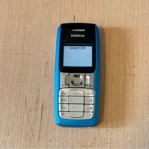 Nokia Mobile Phone Model:2310 Blue Turns On-No Charger “UNTESTED”Read Info Blw!